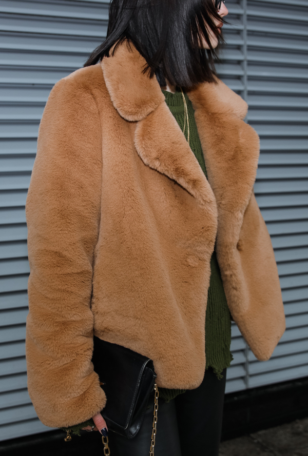 Полушубок бежевый