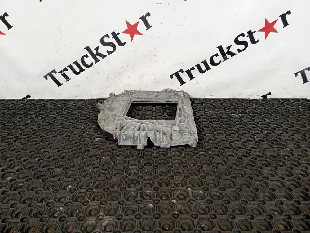 Кронштейн эбу двигателя