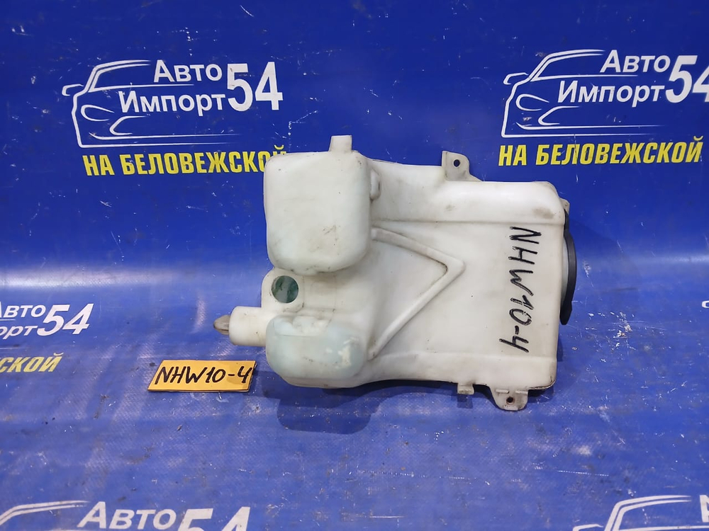 Бачок омывателя TOYOTA PRIUS 1998