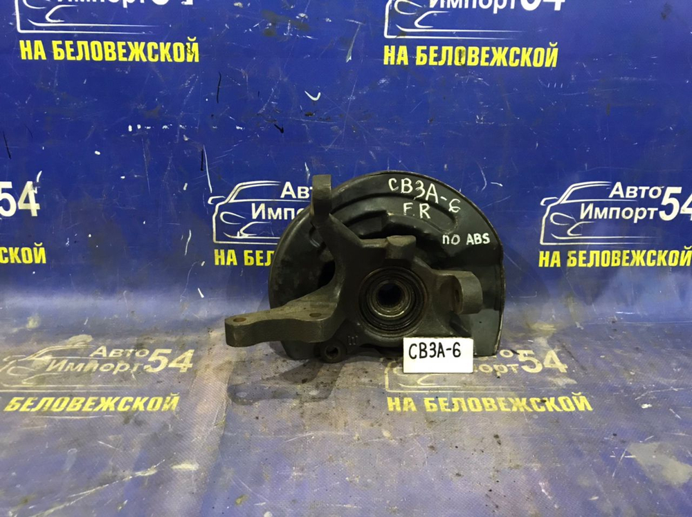 Ступица передняя правая MITSUBISHI LANCER 1993