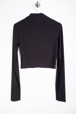 Футболка обтягивающего кроя, визуально на 40/42 размер