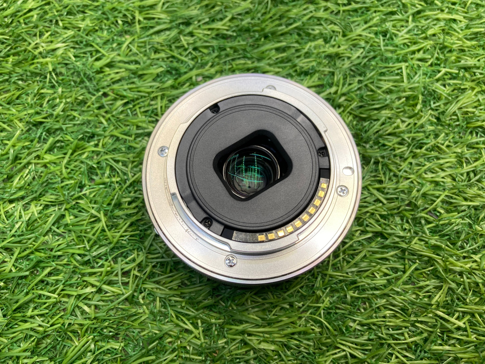 Sony 16mm 2.8 E