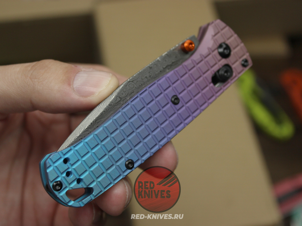 Нож Benchmade 535 Bugout Frag Titanium Damascus A+++ - разноцветный титан, клинок дамаск