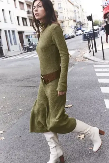 ZARA ТРИКОТАЖНОЕ ПЛАТЬЕ С ВЫСОКИМ ВОРОТНИКОМ, ЗЕЛЕНЫЙ