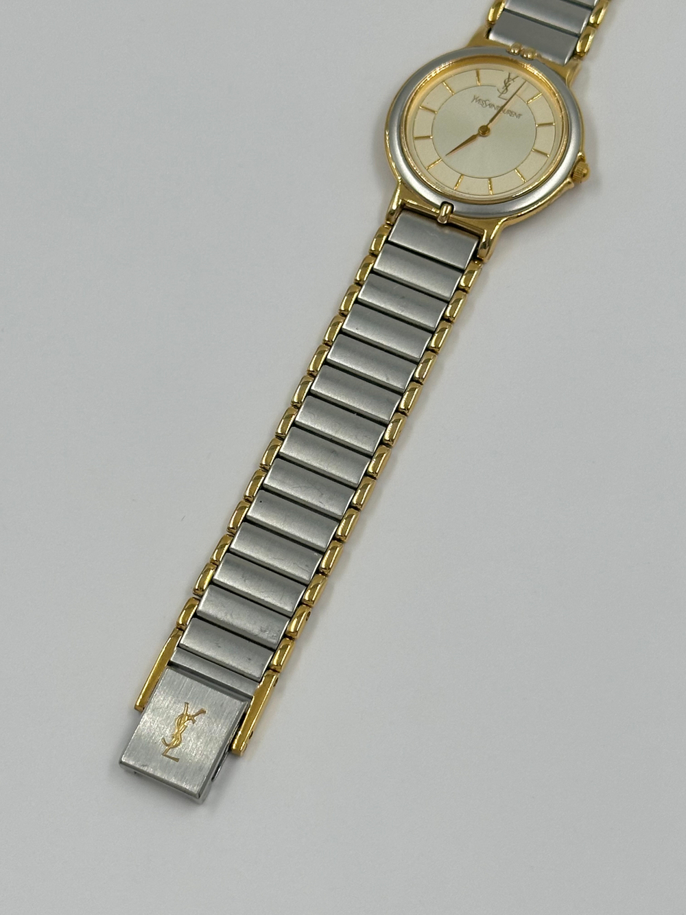 Часы Yves Saint Laurent