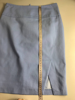 Юбка Calista сдержанная, визуально на 44 размер