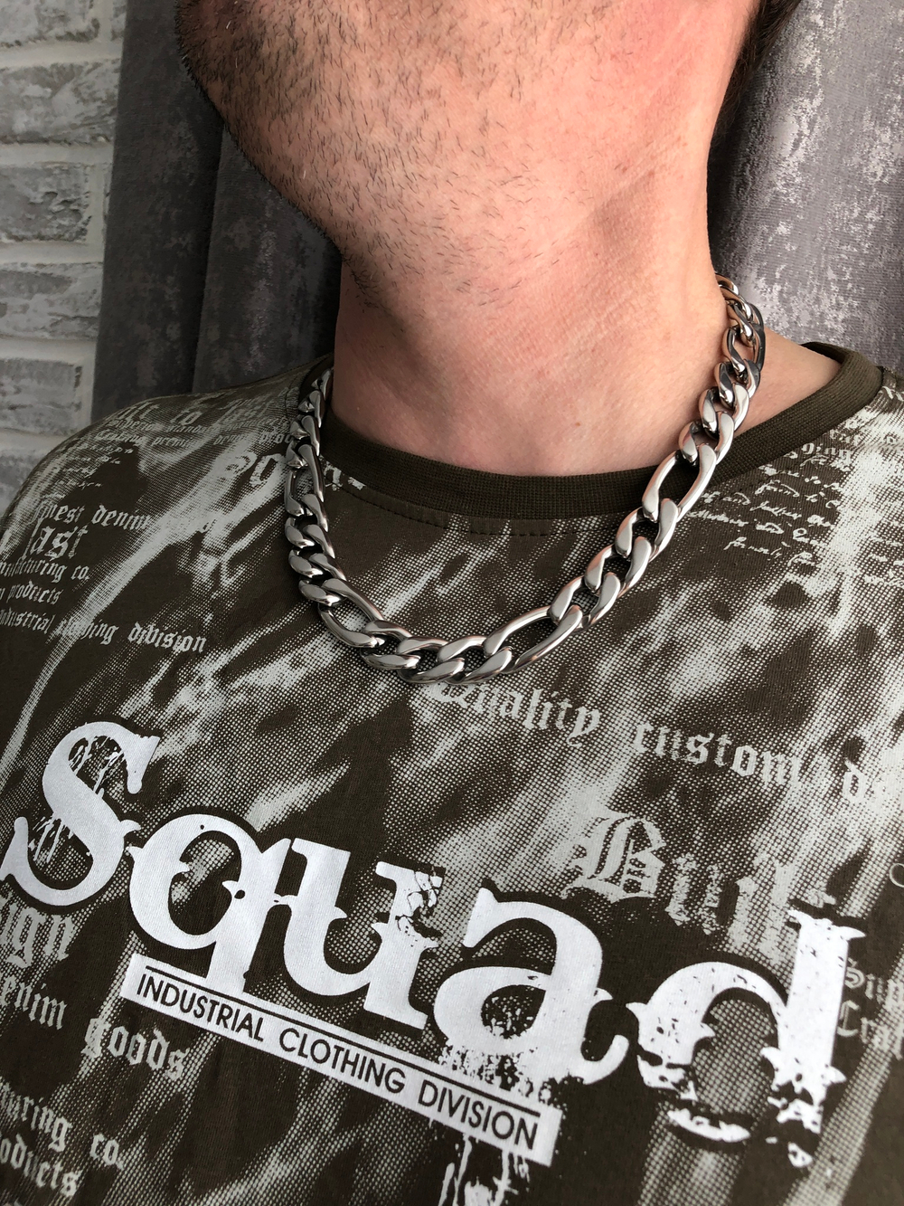 Цепь из стали марки 316L. Застежка карабин.