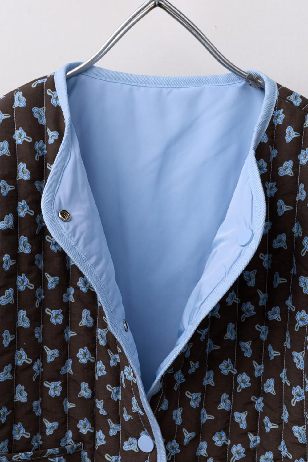 ZARA СТЕГАНАЯ КУРТКА С ЦВЕТОЧНЫМ ПРИНТОМ, КОРИЧНЕВЫЙ