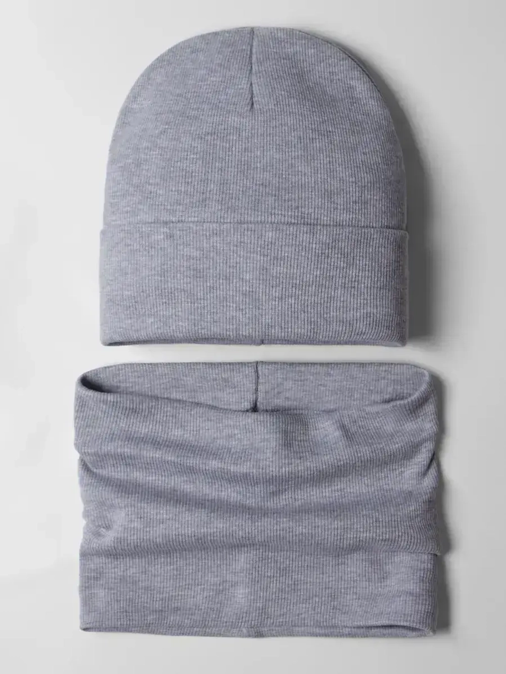 Шапка детская со снудом на осень