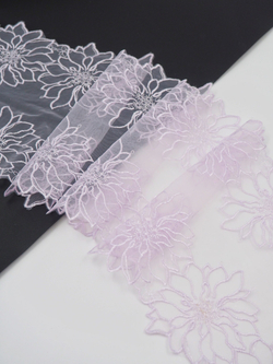 Вышивка на сетке лавандовая неэластичная ширина 19 см ОТРЕЗ 1,7 м