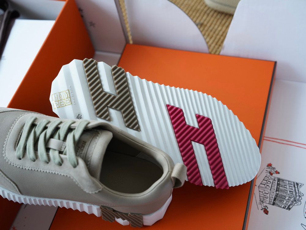 Кроссовки из натуральной замши и кожи