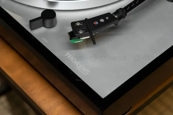 Thorens TD-402 DD Piano Black