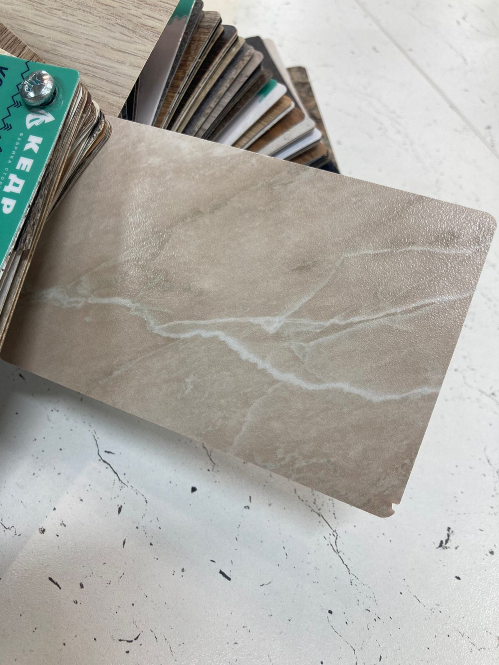 Столешница Мрамор бежевый светлый 1 кат 3050*600*40 \9585\