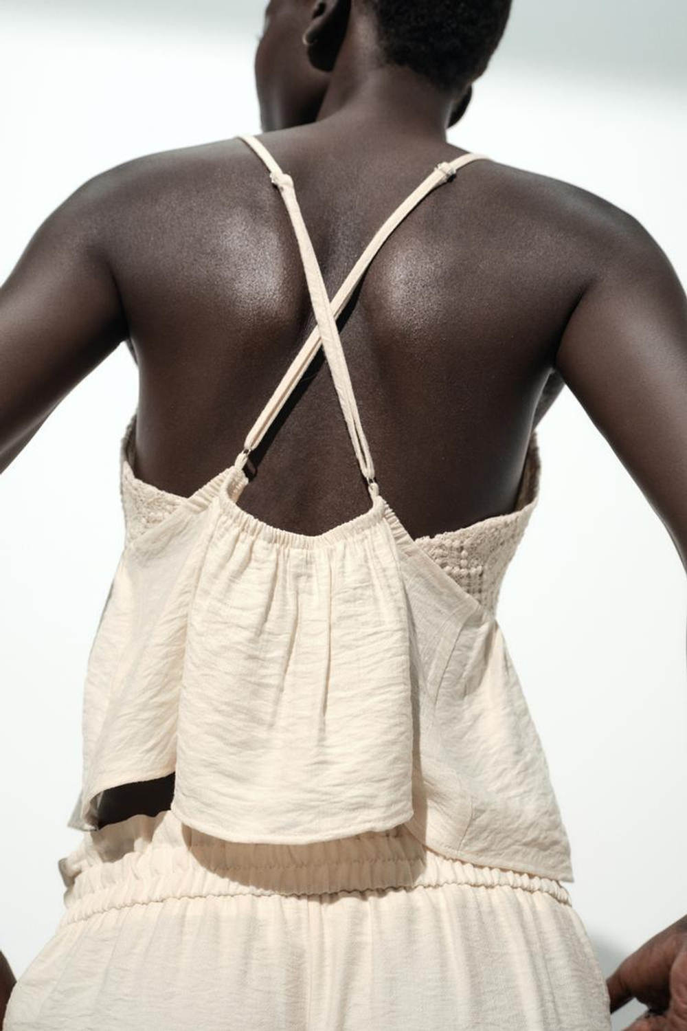 ZARA ТОП НА БРЕТЕЛЯХ С ДЕКОРАТИВНЫМИ ДЕТАЛЯМИ, ЭКРЮ