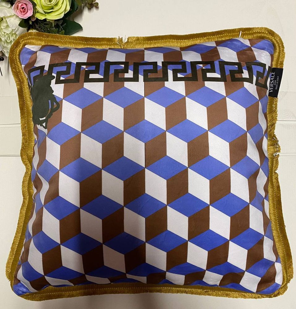 Подушка Versace 50х50 см