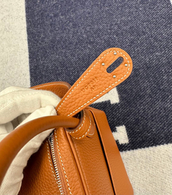 Сумка Hermes Lindy Gold Palladium Hardware