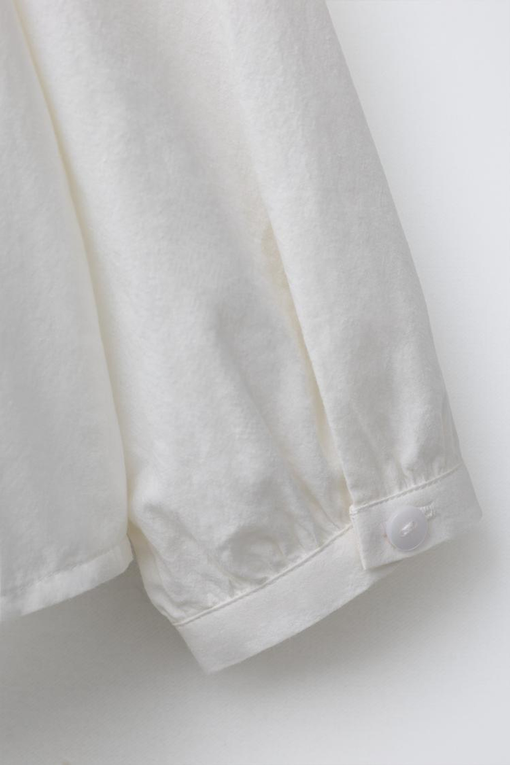 ZARA БЛУЗА С КРУГЛЫМ ВОРОТНИКОМ И ВЫШИВКОЙ, БЕЛЫЙ