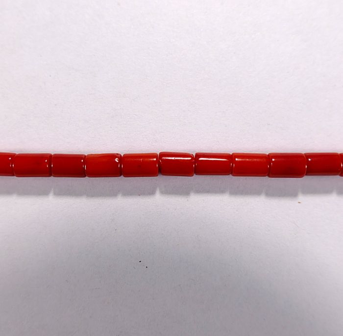Бусина из коралла красного, облагороженного, фигурная, 4x6 мм (цилиндр, гладкая)