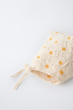 ZARA ЧЕПЧИК С МАРГАРИТКАМИ КРЮЧКОМ, ЭКРЮ