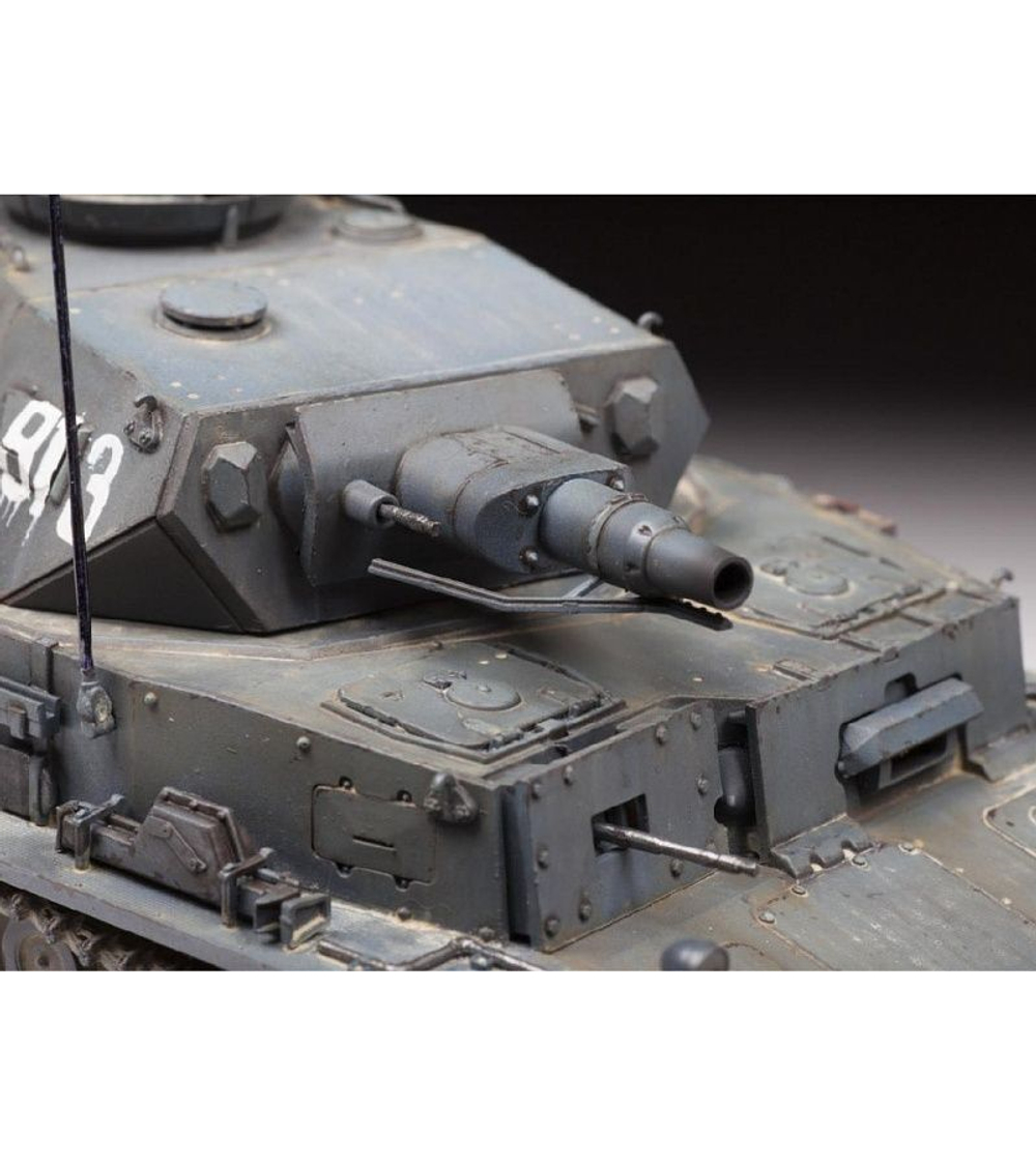 Сборная модель ZVEZDA Немецкий средний танк Т-IV E, 1/35