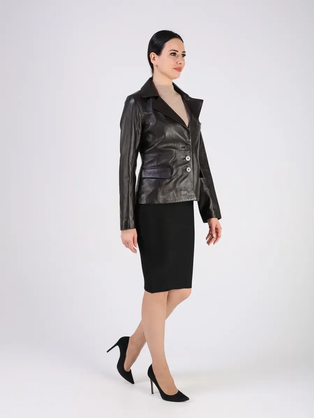 Кожаная куртка демисезонная блейзер