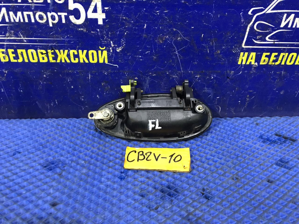 Ручка двери передней левой внешняя MITSUBISHI LIBERO 1999