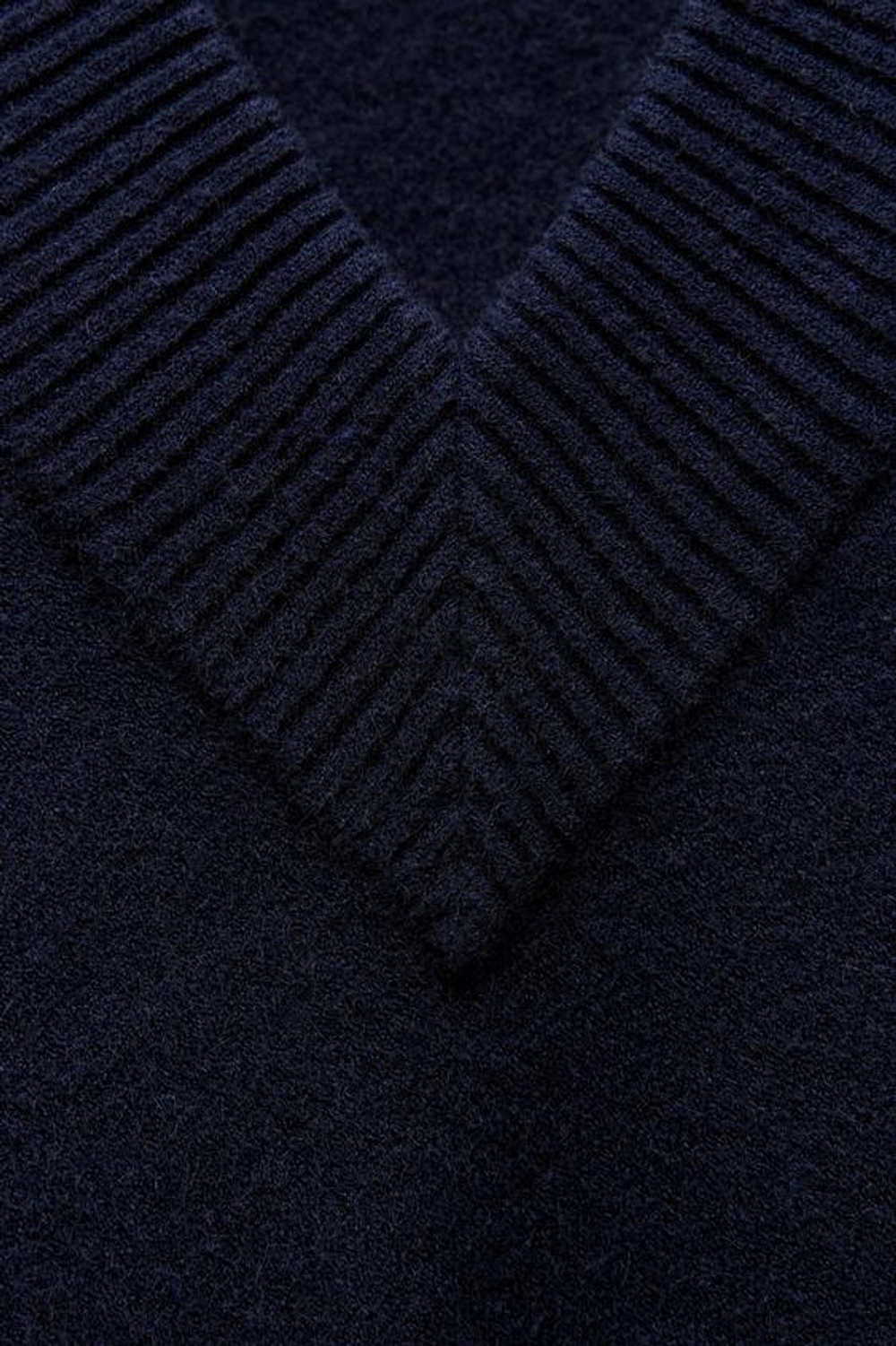 ZARA ОДНОТОННЫЙ ДЖЕМПЕР С V-ОБРАЗНЫМ ВЫРЕЗОМ, МОРСКОЙ СИНИЙ