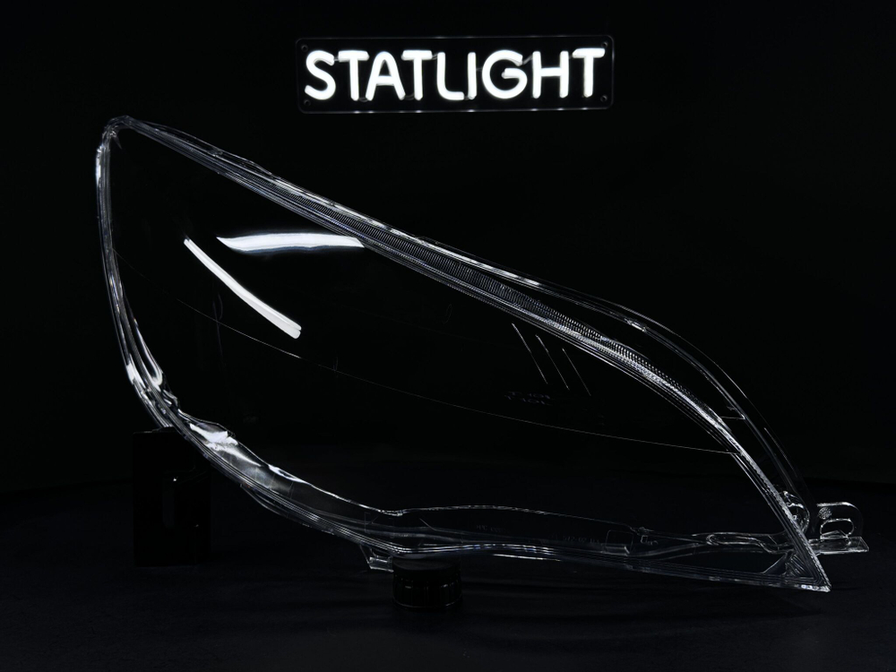 Правое стекло фары Opel Astra J 2009-2012