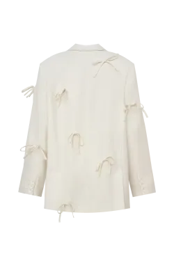 Пиджак объемный ((И сбоку бантик)), молочный