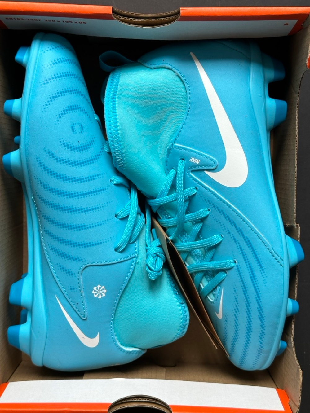 Nike futsal junior hotsell