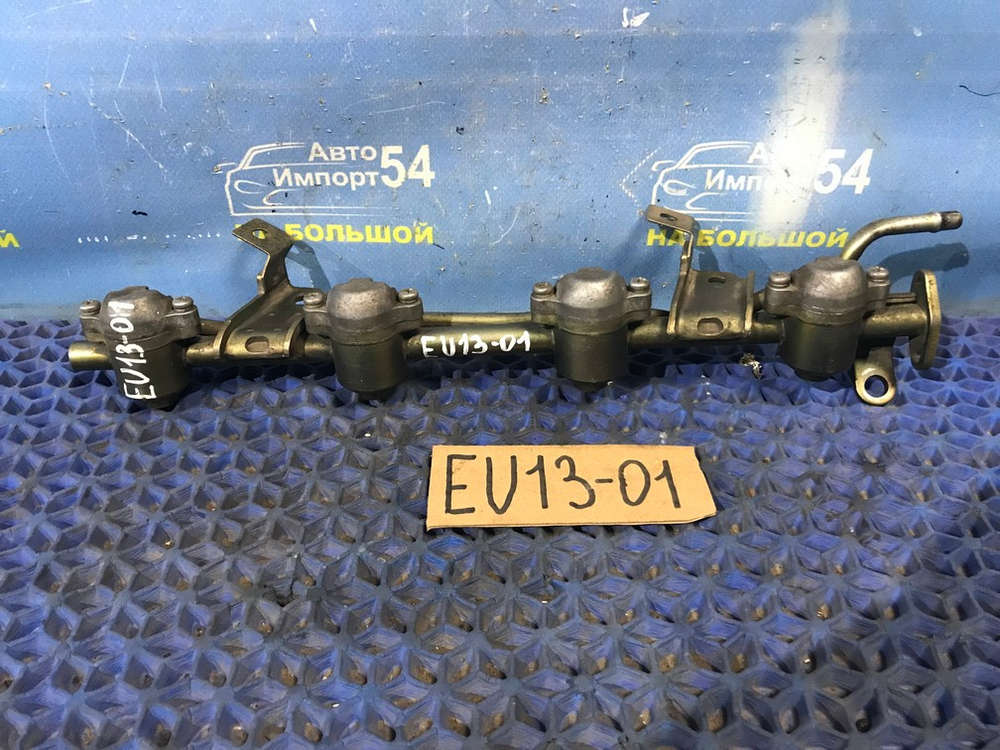 Топливная рейка NISSAN BLUEBIRD 1993