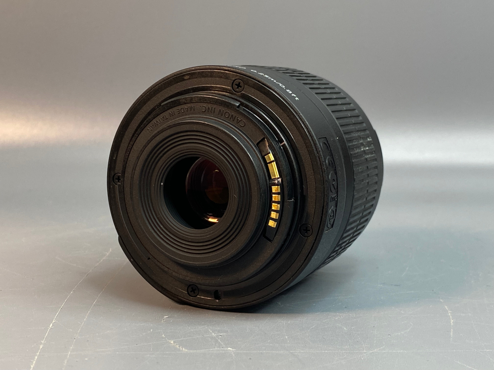 Canon 600D kit 18-55mm 3.5-5.6 IS ll 5.700 кадров