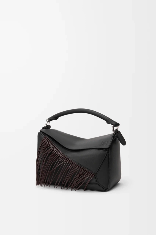 Loewe Маленькая сумка Puzzle с бахромой из классической телячьей кожи, черный