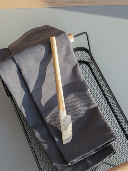 Лопатка кулинарная узкая DeNASTIA 23x2,5x1,5 силикон, каучуковое дерево, молочный