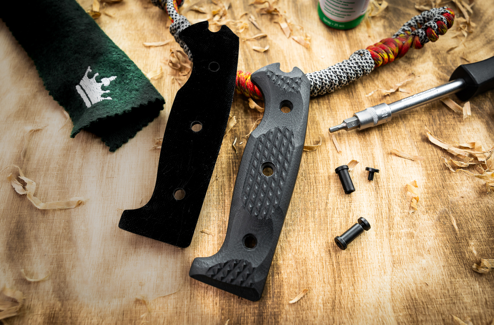 Накладки Bastardo G10 Черные