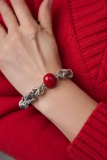 Браслет Византия биколор: серебро и графит с красным плоским жемчугом Майорка