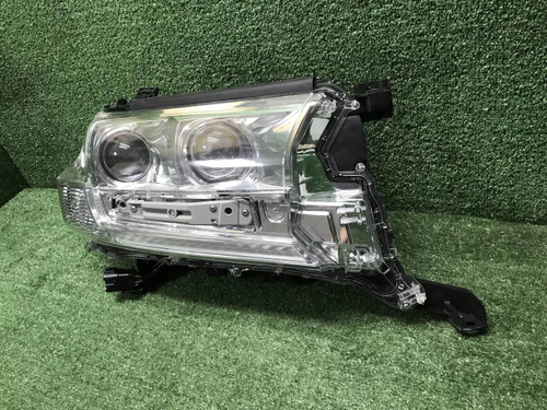 Фара правая Toyota Land Cruiser 200 (15-21) LED