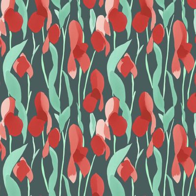 Абстрактные красные ирисы на темном зеленом фоне