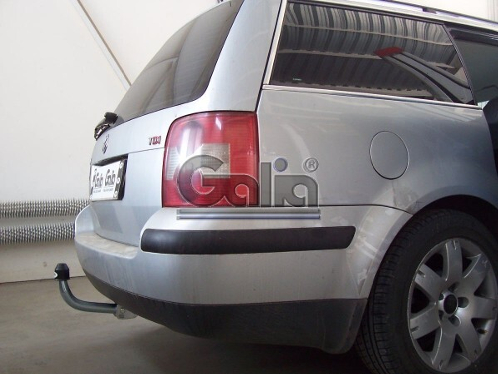 Фаркоп оцинкованный Galia S088A для Skoda Supreb I 2002-2008, Volkswagen Passat B5 седан/универсал 1996-2005(паспорт и сертификат в комплекте)(без электрики)