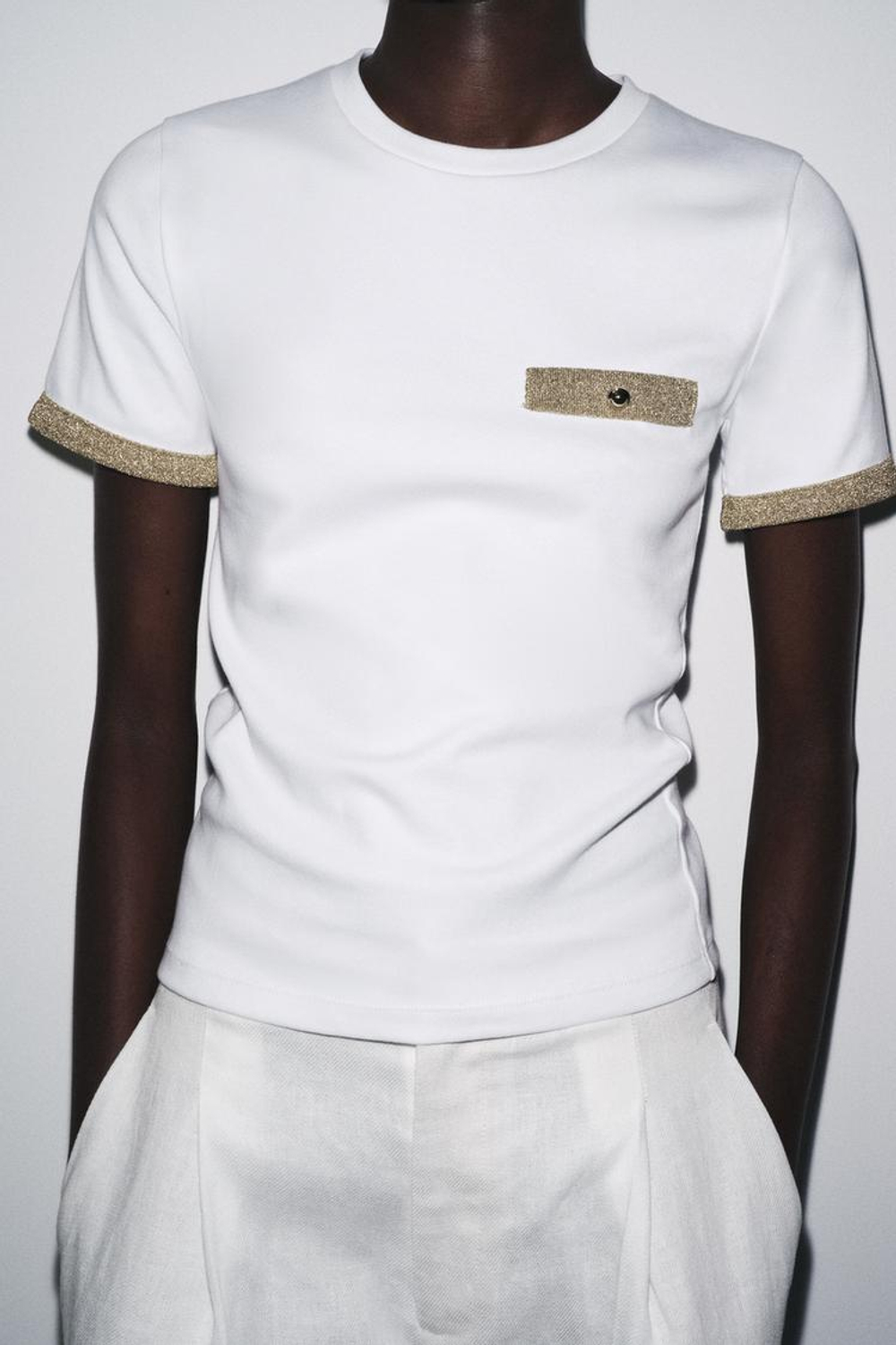 ZARA ФУТБОЛКА С МЕТАЛЛИЗИРОВАННОЙ НИТЬЮ, БЕЛЫЙ
