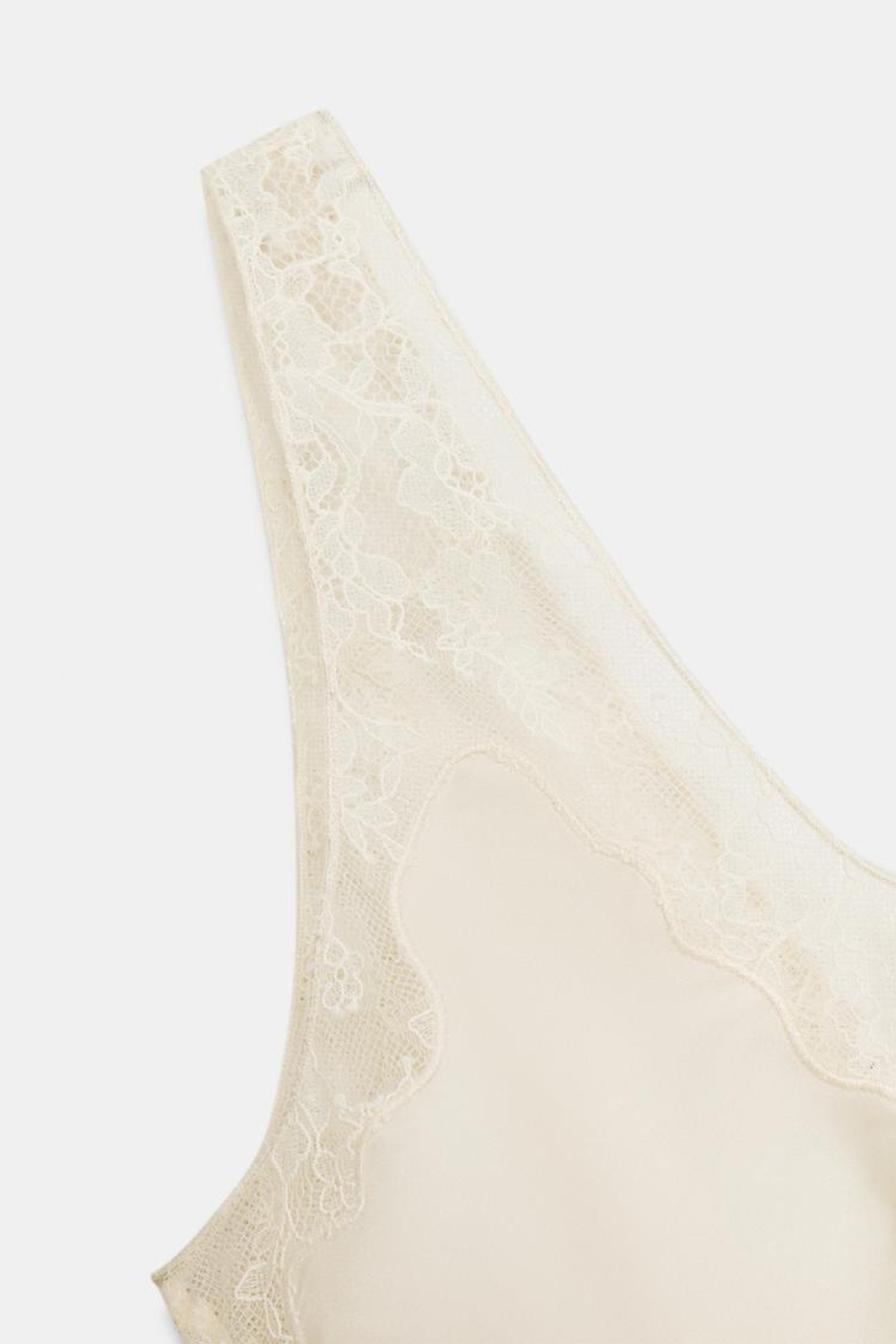ZARA АТЛАСНЫЙ ТОП С КРУЖЕВОМ — ZW COLLECTION, ЭКРЮ