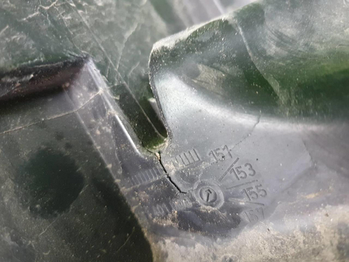 Битая Фара левая Mercedes GLA x156 (2017-2020) LED