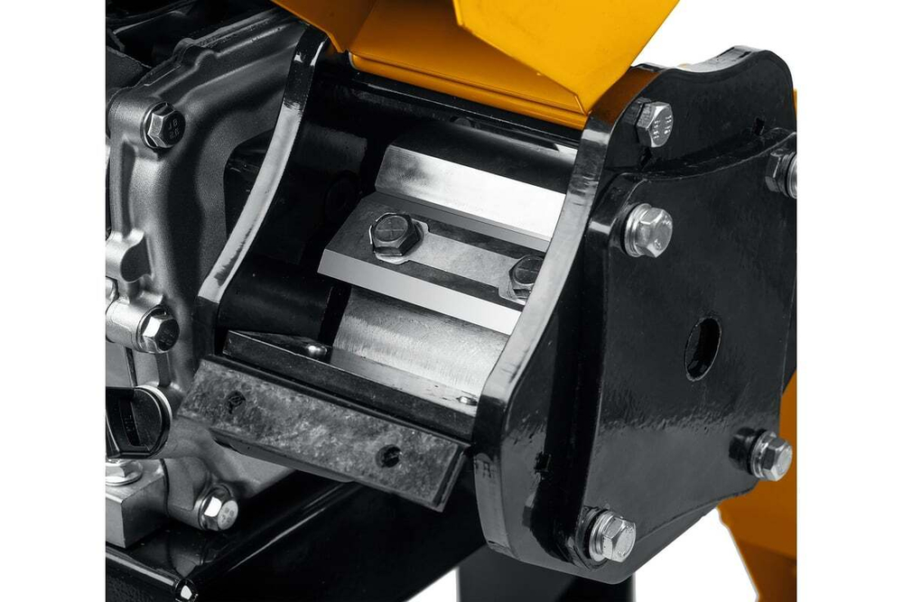 Бензиновый измельчитель STEHER GSR-750