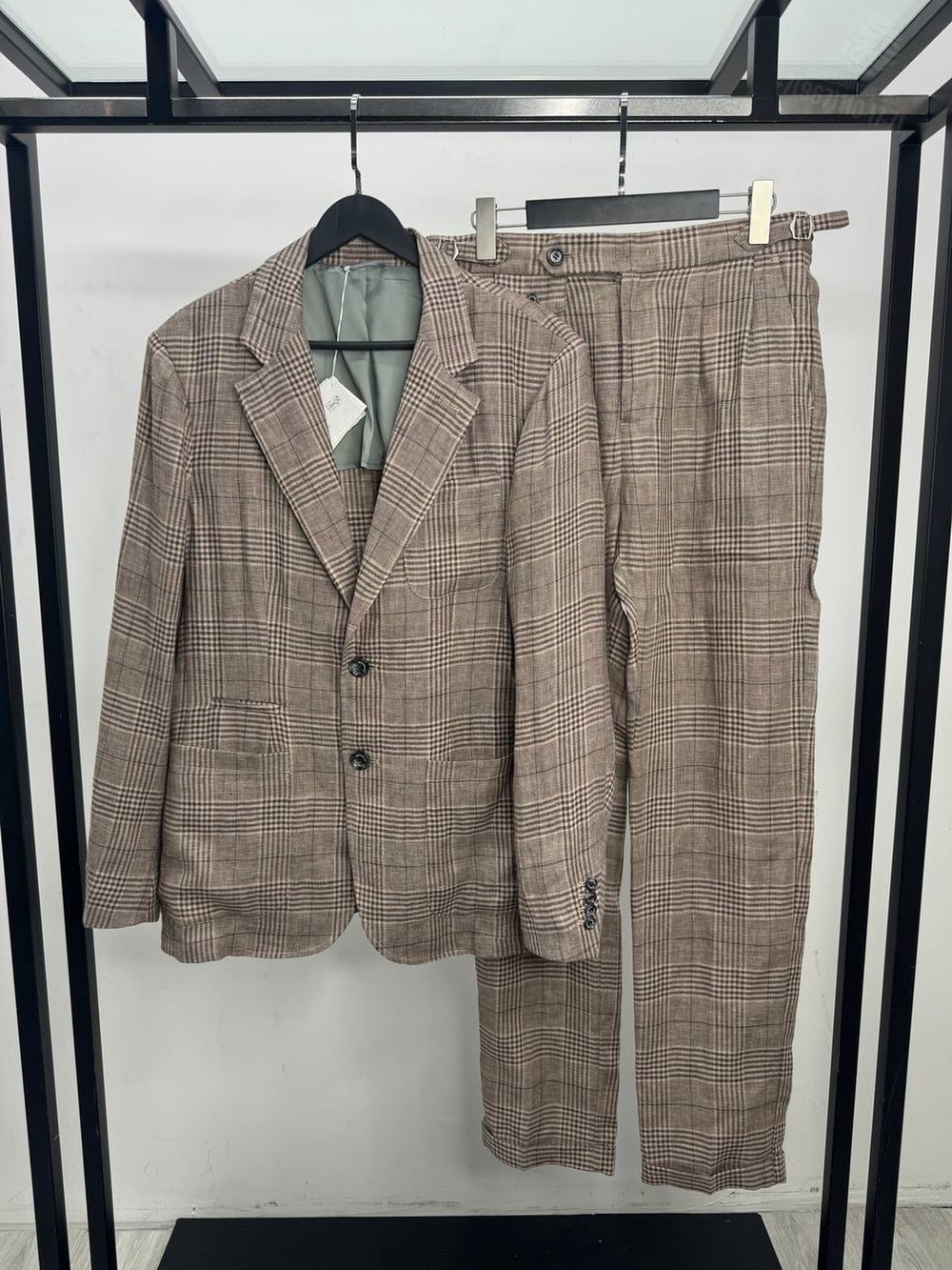 Льняной костюм Brunello Cucinelli