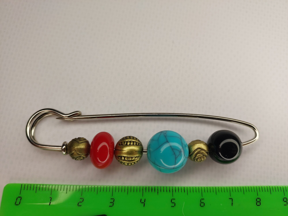 Булавка брошь "Камешки" для кардигана,  пальто, платков, костюмов, одежды. Цвет серый синий красный.