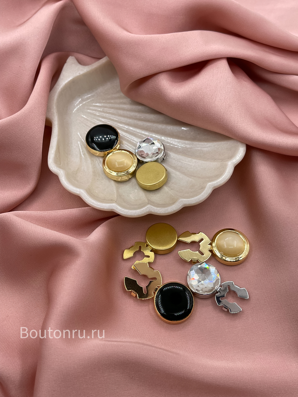 Накладки на пуговицы матовое золото (клипсы)