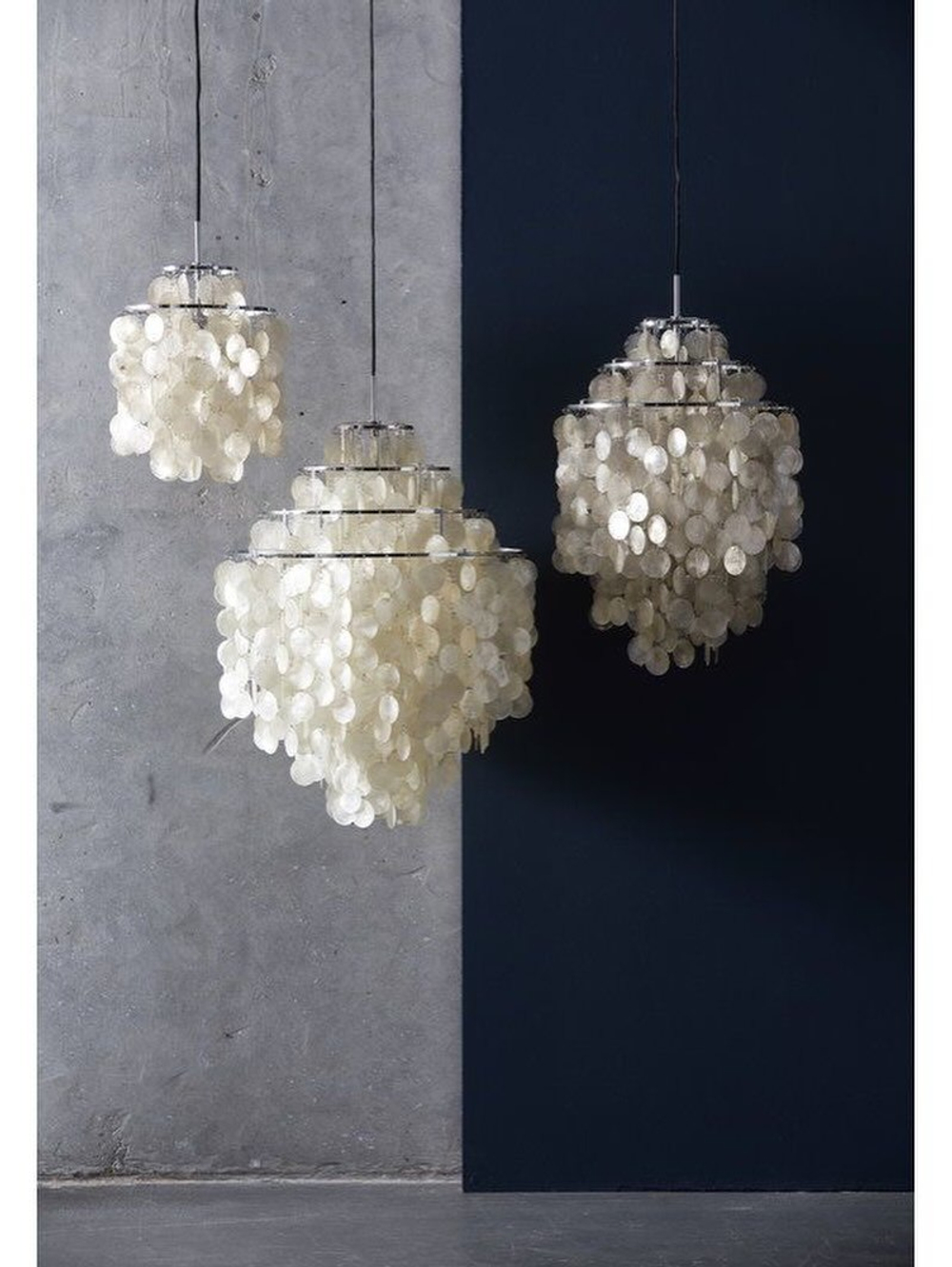 Люстра из ракушек в балтийском стиле