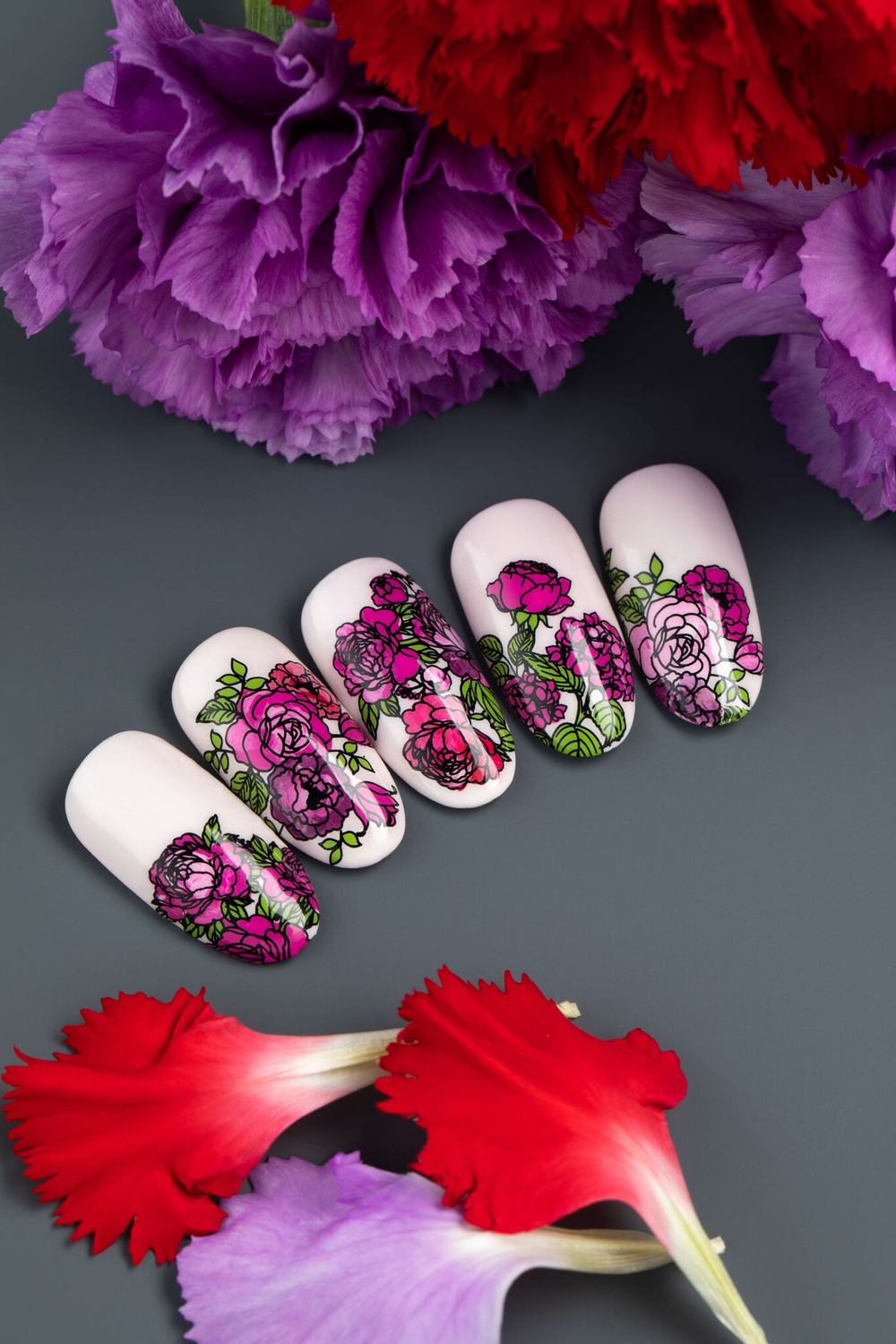 цветы на ногтях