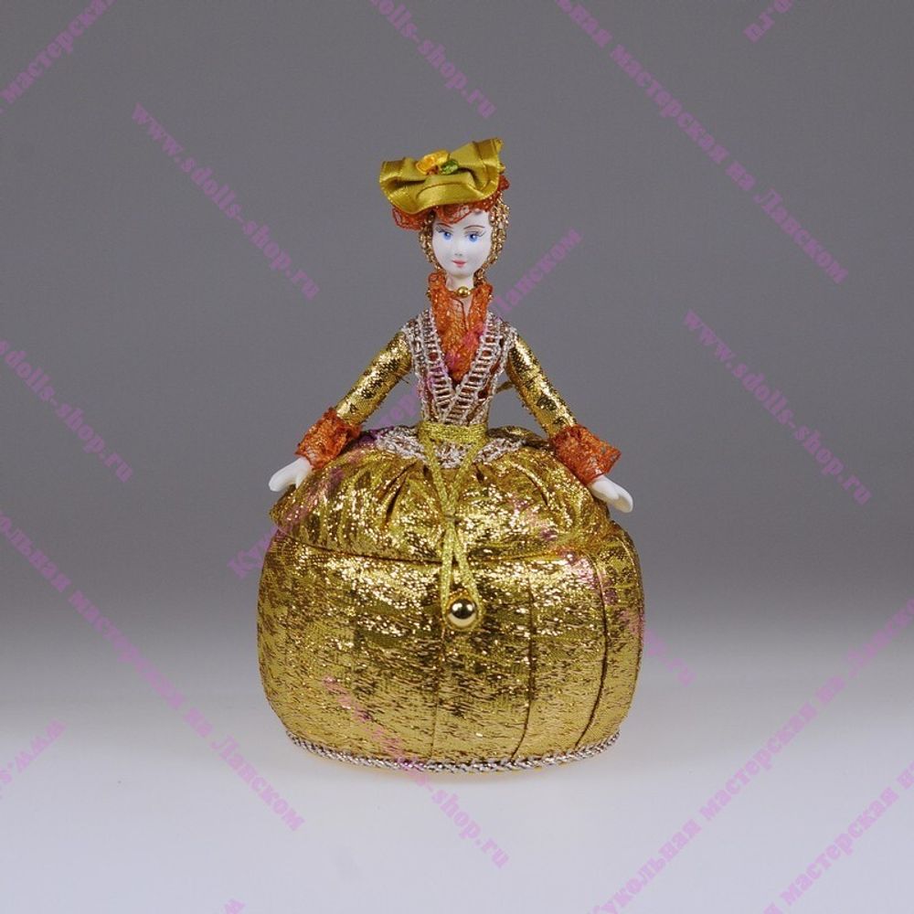 Кукла-шкатулка с ложементом Барышня в парчовом платье