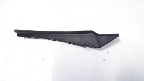 Облицовка накладки рамы ветрового окна правая /2180 Lada Vesta/ (LADA)